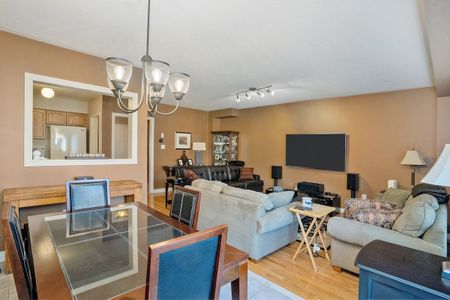 For Lease - 58 Carrier Crescent, Vaughan, Ontario - Photo 2