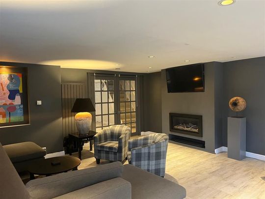 High Street - Photo 1