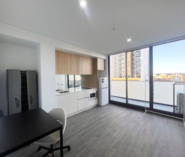 Stylish Studio Apartment in the Heart of Burwood - Photo 6