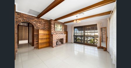 Just what you need this Summer - Full ducted air conditioning! - Photo 3