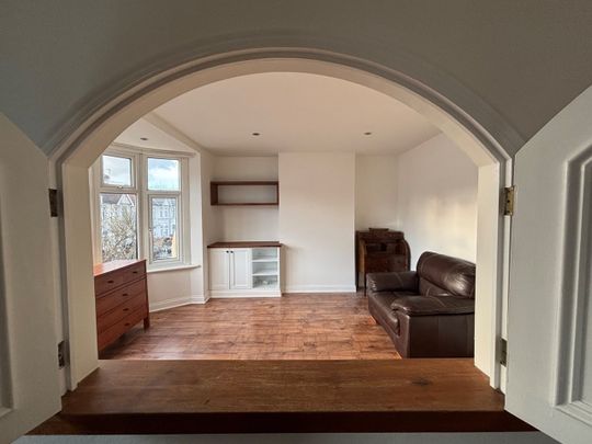 2 Bed Flat, Barking, IG11 - Photo 1