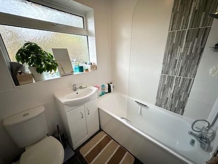 2 bedroom terraced house to rent - Photo 5