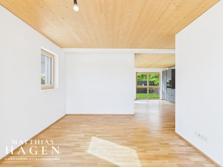 Wohnen im Grünen: 3-Zimmer-Gartenwohnung mit 200 m² Freiraum - Photo 2