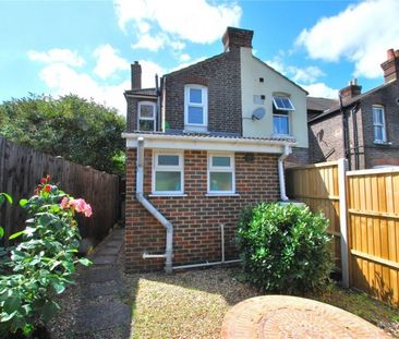 Walnut Tree Close, Guildford - Photo 1