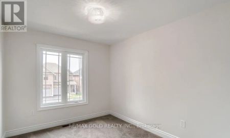 174 SUTHERLAND AVENUE - Photo 5