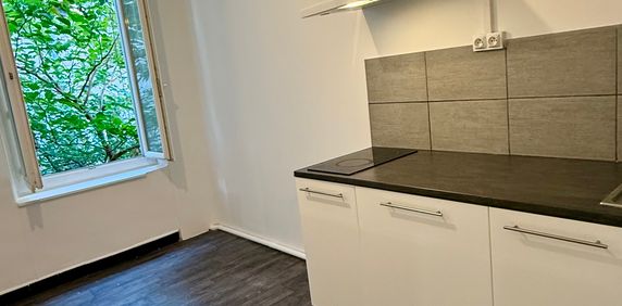 Location Appartement 1 pièce 26m² MARSEILLE 5ème - Photo 2