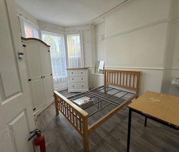 2 Ulsterville Gardens, Belfast, BT9 7BA - Photo 3