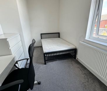 3 Bed Flat, Queens Road, NG9 - Photo 3