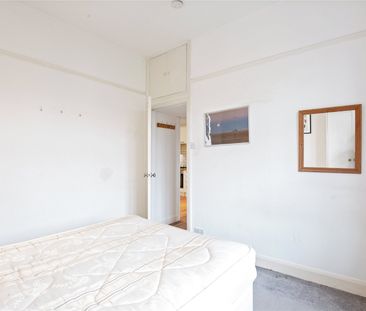 Marlborough Crescent, Chiswick, London, W4 flat to rent - Photo 5