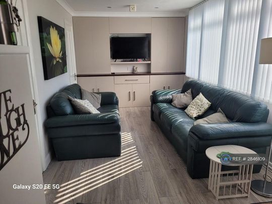 1 bedroom bungalow to rent - Photo 1