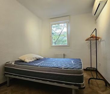 Calle de Nuestra Señora del Villar, Madrid, Community of Madrid 28017 - Photo 6