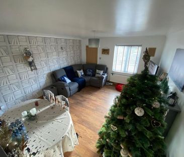 2 bedroom link detached house to rent - Photo 2