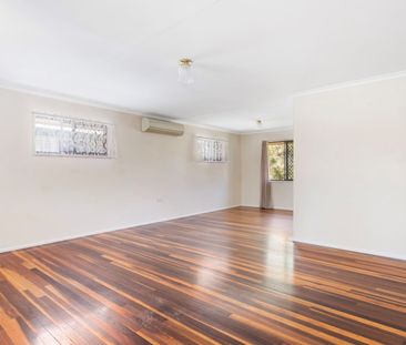 Quiet, Family-Friendly Home in Prime Raceview Location - Photo 3