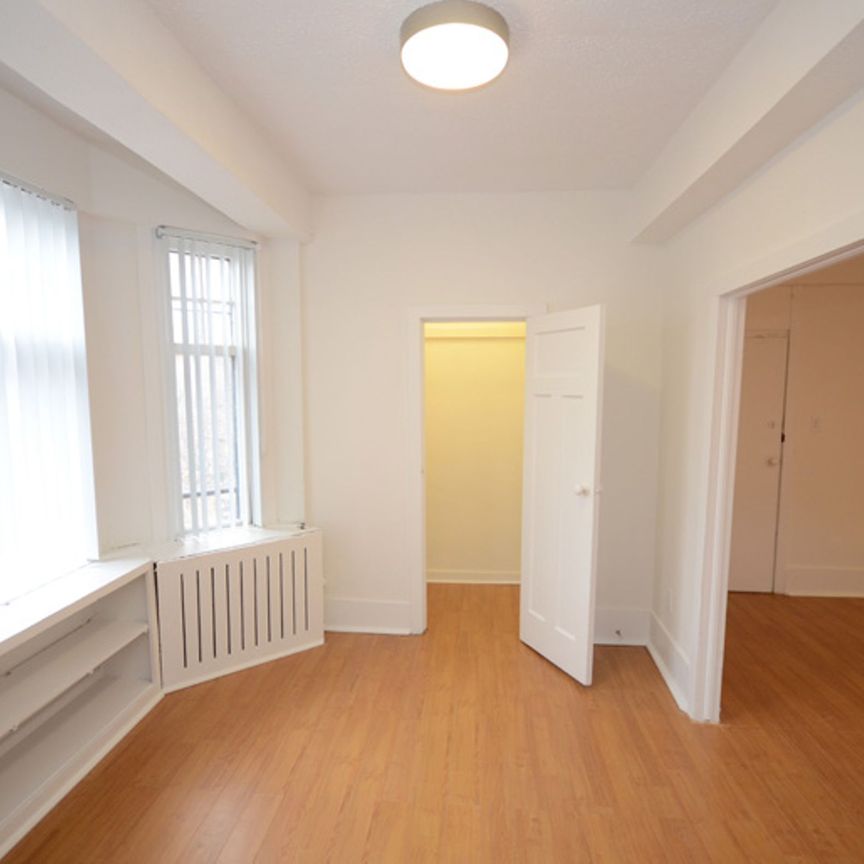 160 Huron Street - Photo 1