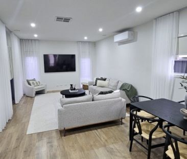 First Class Designer Family Living In The Esplanade! - Photo 3