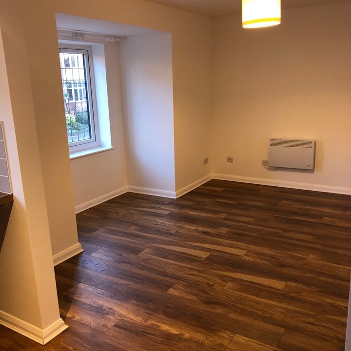 1 Bed Flat, Westlowe Court, LE3 - Photo 1