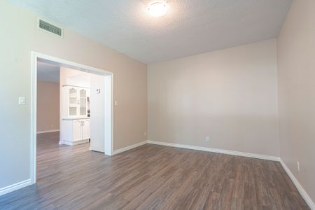 For Lease - 200 Limeridge Road Unit# 105, Hamilton, Ontario - Photo 4