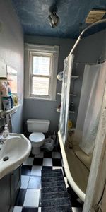 Best location downtown..furnished 2 bedrm - Photo 4