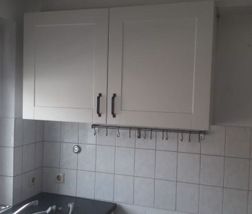 Großzügige Wohnung mit Parkett und Balkon und Einbauküche in ruhiger Wohnlage von Hastedt - Photo 1