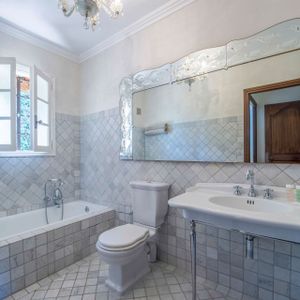 Rental Villa Ajaccio 7 Rooms 250 m² - Photo 2