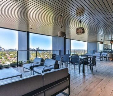 Modern two bedroom in the heart of St. Leonards - Photo 4