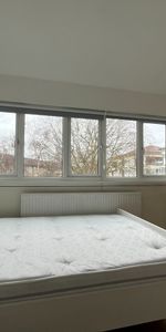 Room in a Shared Flat, Ramsey House, SW9 - Photo 3