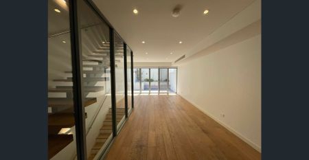 🏡 Fully Furnished 3-Bedroom 2-Bathroom Apartment for Rent - Photo 2