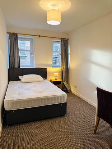 Room in a Shared Flat, Glasgow, G3 - Photo 4