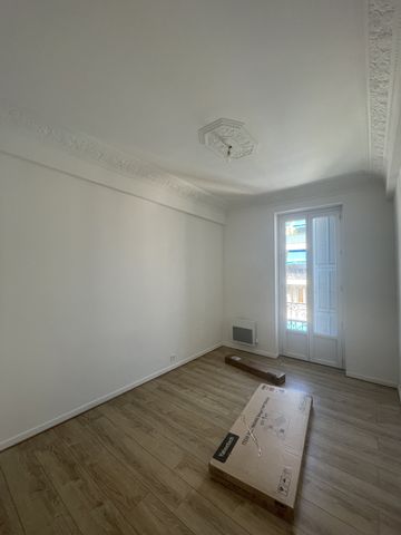 Location Appartement 3 pièces 55m² NICE 06000 - Photo 4