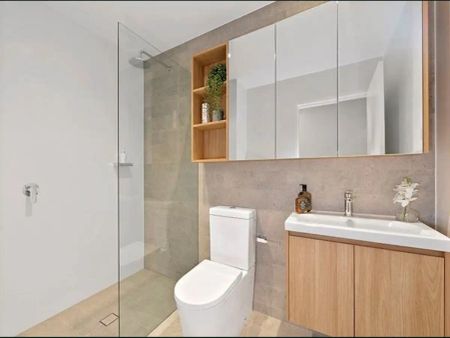 “Fully Furnished Two-Bedroom Ground Floor Apartment” - Photo 3