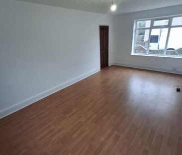 2 bedroom semi-detached house to rent - Photo 4
