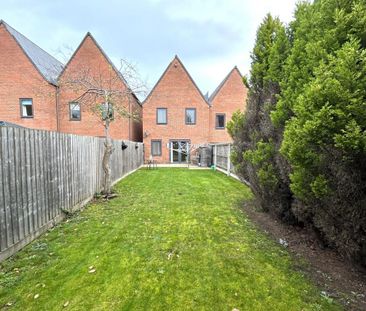 3 bedroom semi-detached house to rent - Photo 4