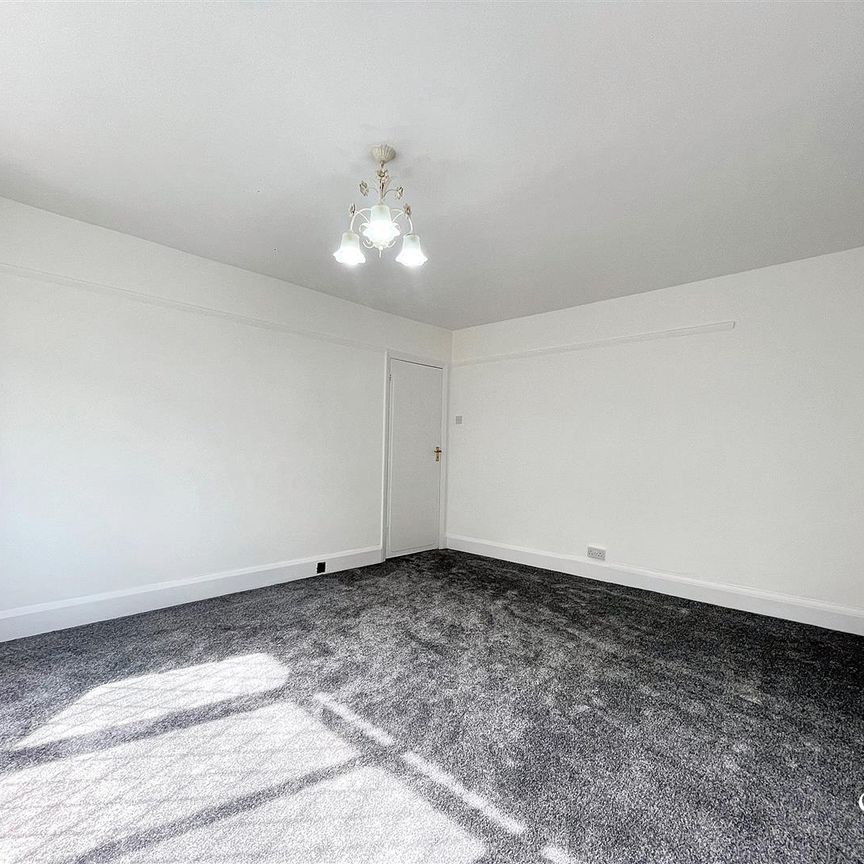 Swakeleys Road, Ickenham, UB10 - Photo 1