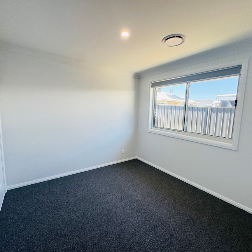 20 Whitebox Street, Orange NSW 2800 - House For Rent | Domain - Photo 1