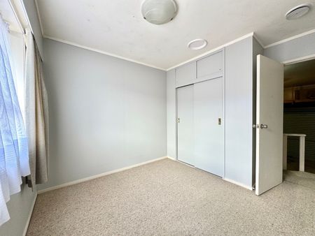 Unit 1, 27 Butley Drive, Farm Cove, Auckland - Photo 4