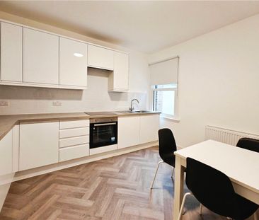 Victoria Road, Guildford, Surrey, GU1 4DJ - Photo 3