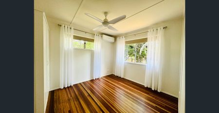 STUNNING HOME: RENOVATED TO PERFECTION + LARGE POWERED SHED!!! - Photo 3