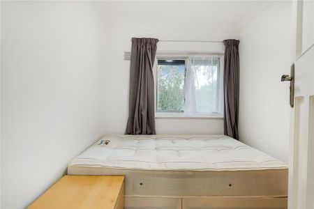 4 bedroom detached house to rent - Photo 2