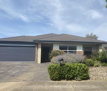 47 Fernhurst Avenue, Derrimut - Photo 1