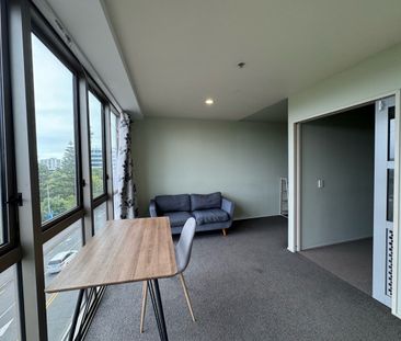 Modern, Furnished Corner Apartment in Prime Auckland Location - Photo 1