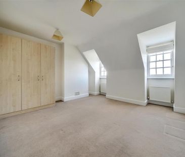 6 bedroom semi-detached house to rent - Photo 1