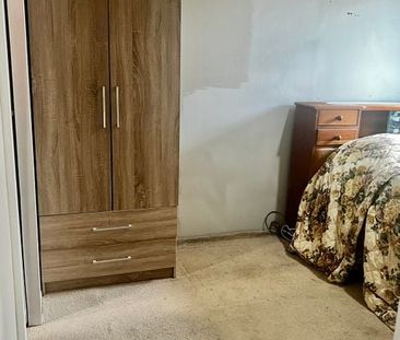 Charming 1BR Studio Unit in Glen Eden! - Photo 2