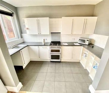 Russel Rise, Luton, LU1 - Photo 1