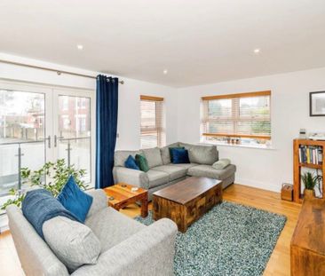 3 Bed Flat, Church End, SO15 - Photo 1