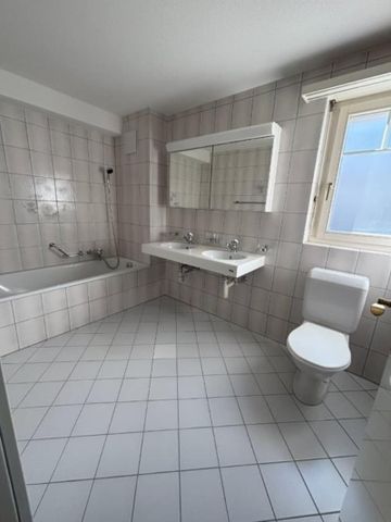 "Wohnung mit zwei Balkonen in grüner, ruhiger Umgebung" - Foto 3