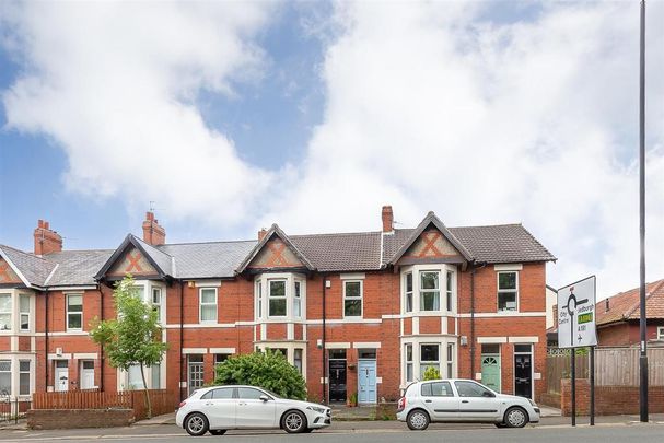 2 bedroom flat to rent - Photo 1