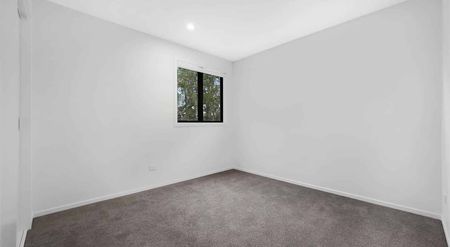 Modern Family Townhouse - Photo 4