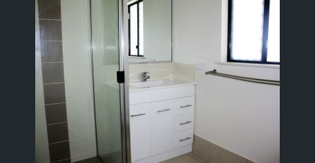 Four Bedrooms On Large Block with Side Access! - Photo 5