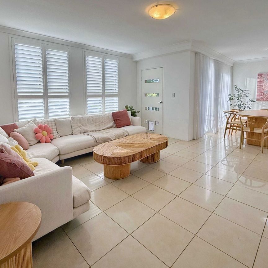 Immaculate Apartment In A Highly Convenient Location - Photo 1
