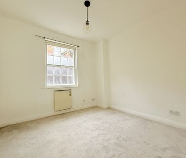 Low Petergate, York - Photo 1